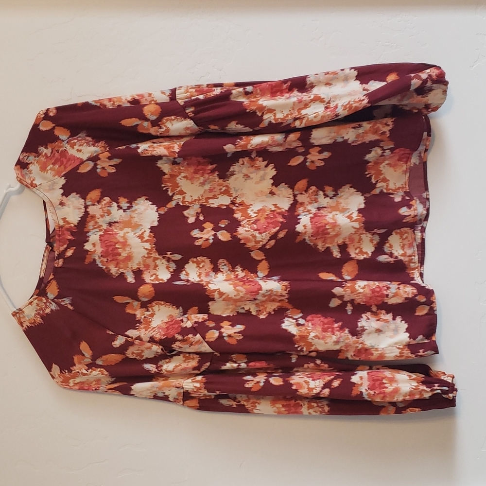 Lauren Conrad: Small, maroon &patterned, long sleeve shirt. Like New.